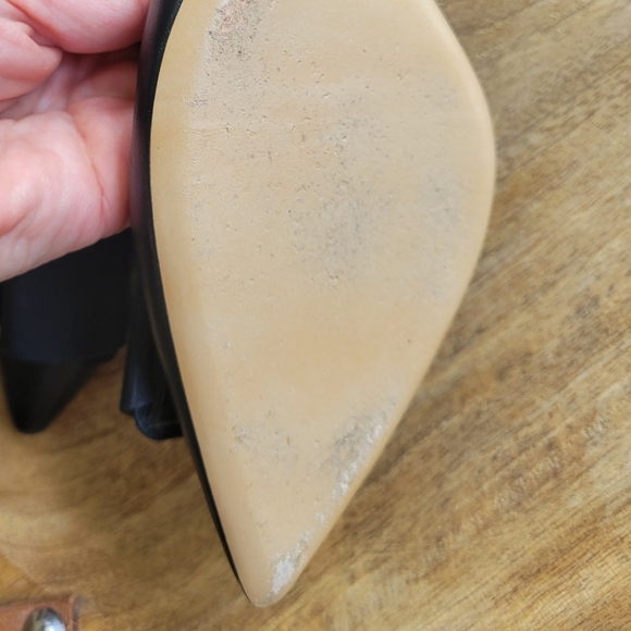 Salvatore Ferragamo Black Heels 9.5 B with Modern Elegance LIKE NEW Classc - Picture 3 of 11